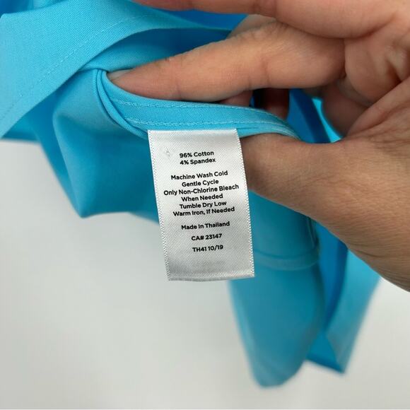 Talbots Blue Button Front Sleeveless Non-Iron Blouse Size 8 - Picture 5 of 5